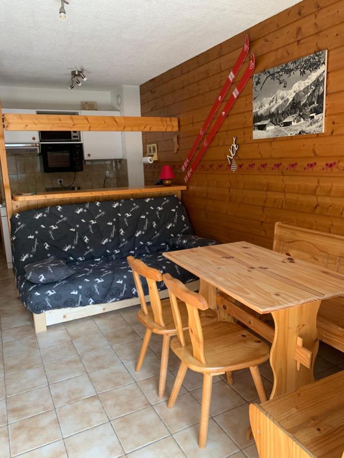 155 Piste Dans Mon Canape Шатель Экстерьер фото